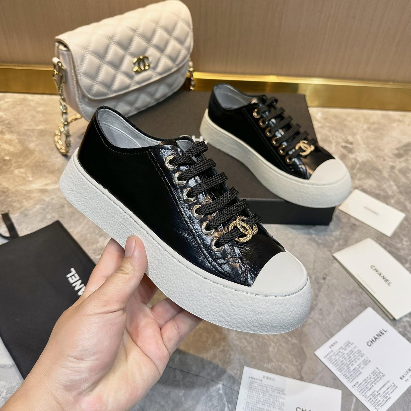 Chanel cowskin women sneaker 133735