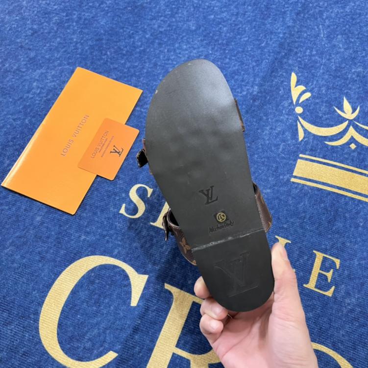 Louis Vuitton LV women/men slippers 133871