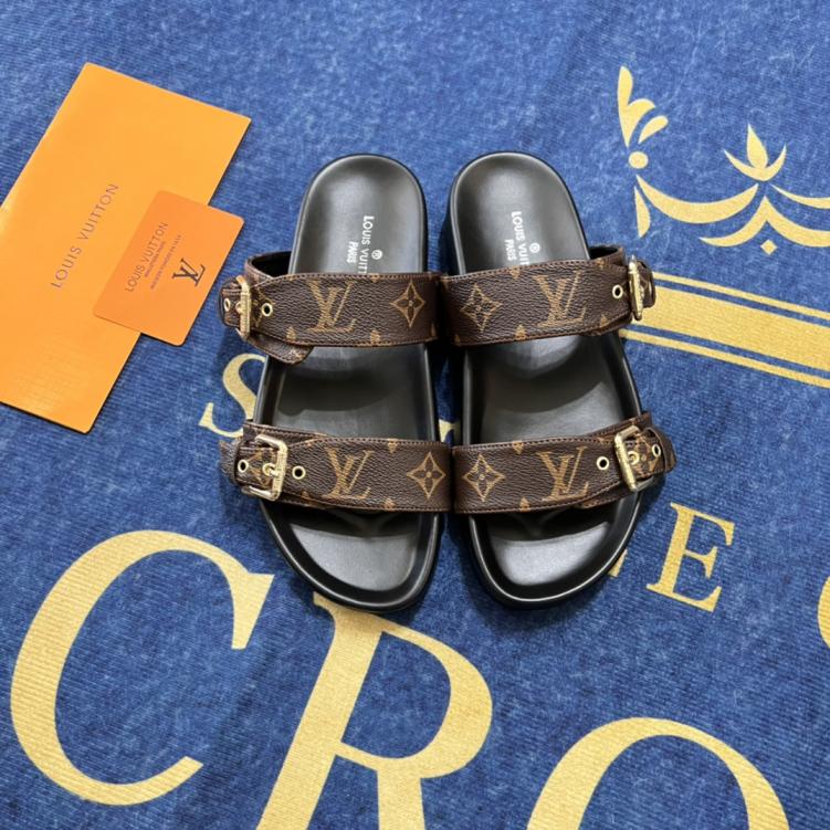 Louis Vuitton LV women/men slippers 133871
