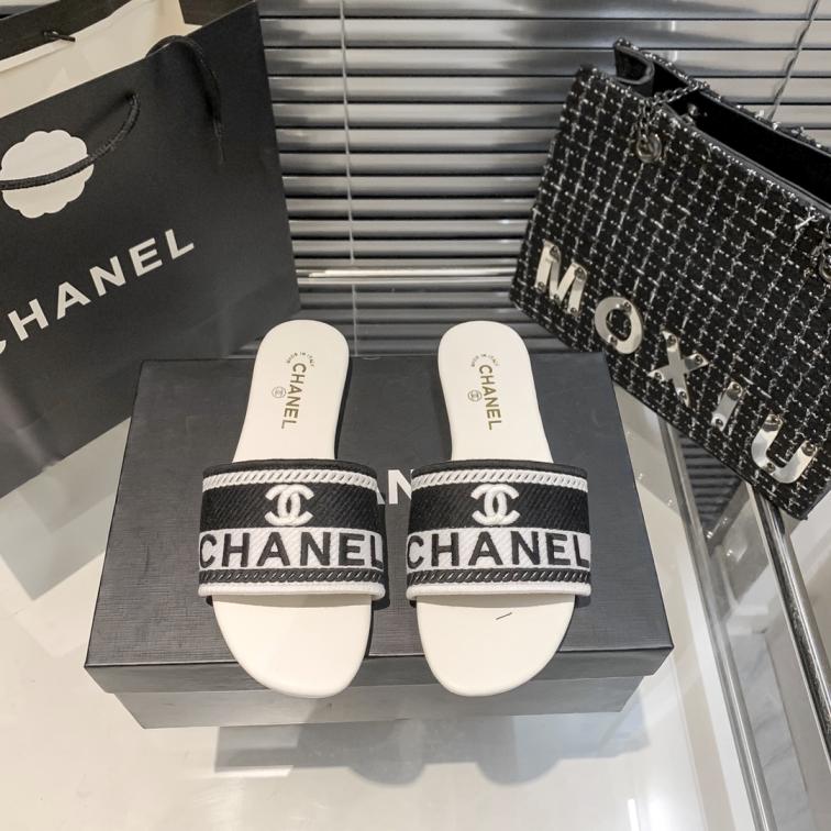 CHANEL embroidery flat slippers