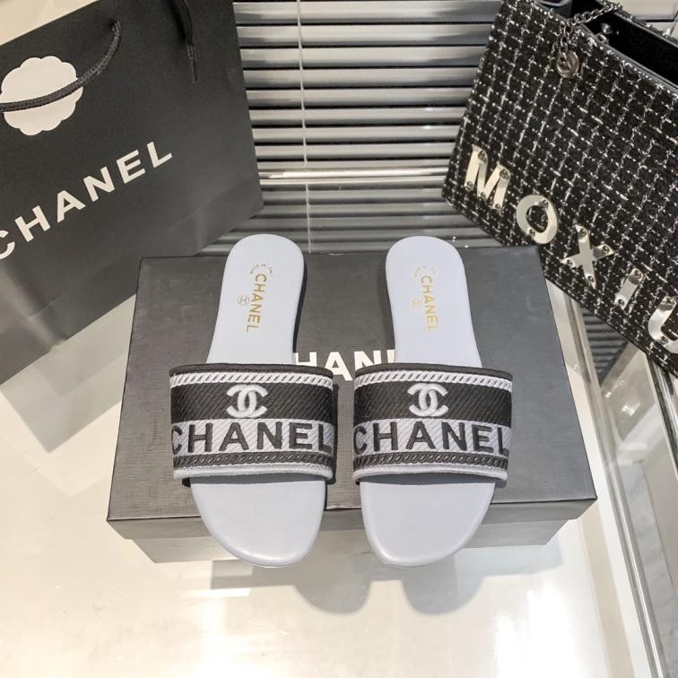 CHANEL embroidery flat slippers