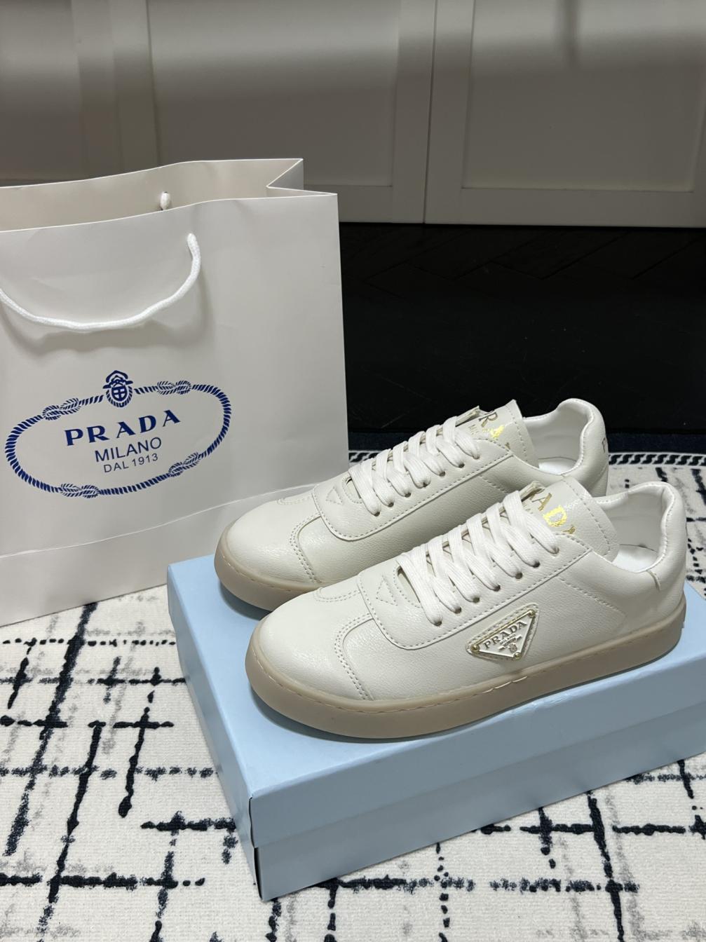 PRADA  flat leather sneaker 134169
