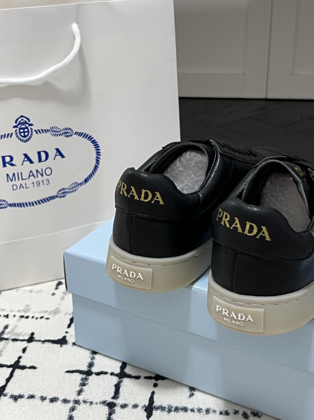 PRADA  flat leather sneaker 134168
