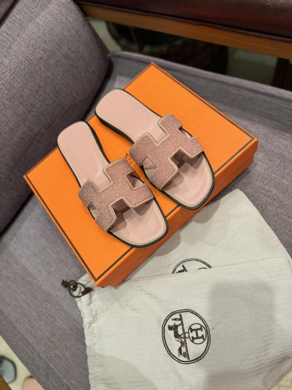 HERMES classic leather cowskin slippers