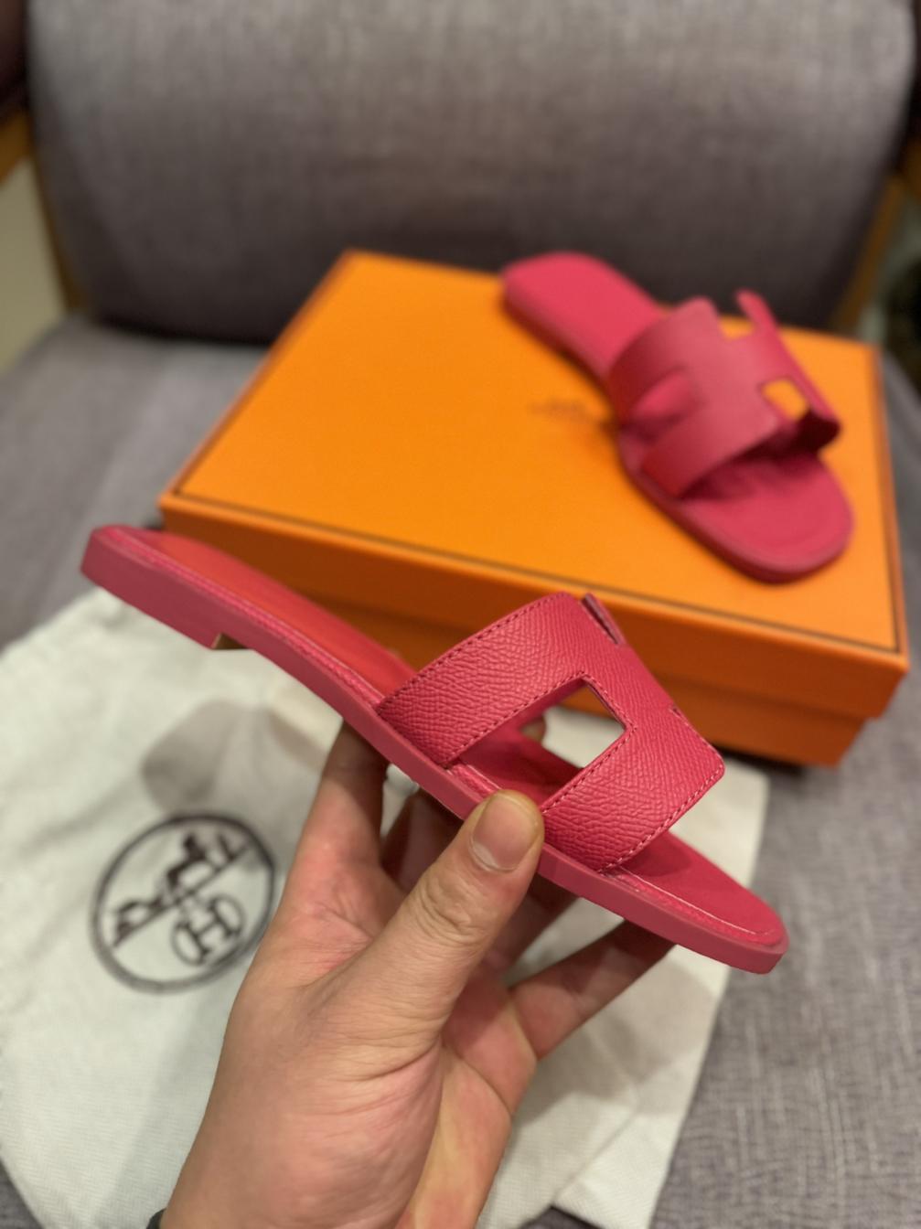 HERMES classic leather slippers
