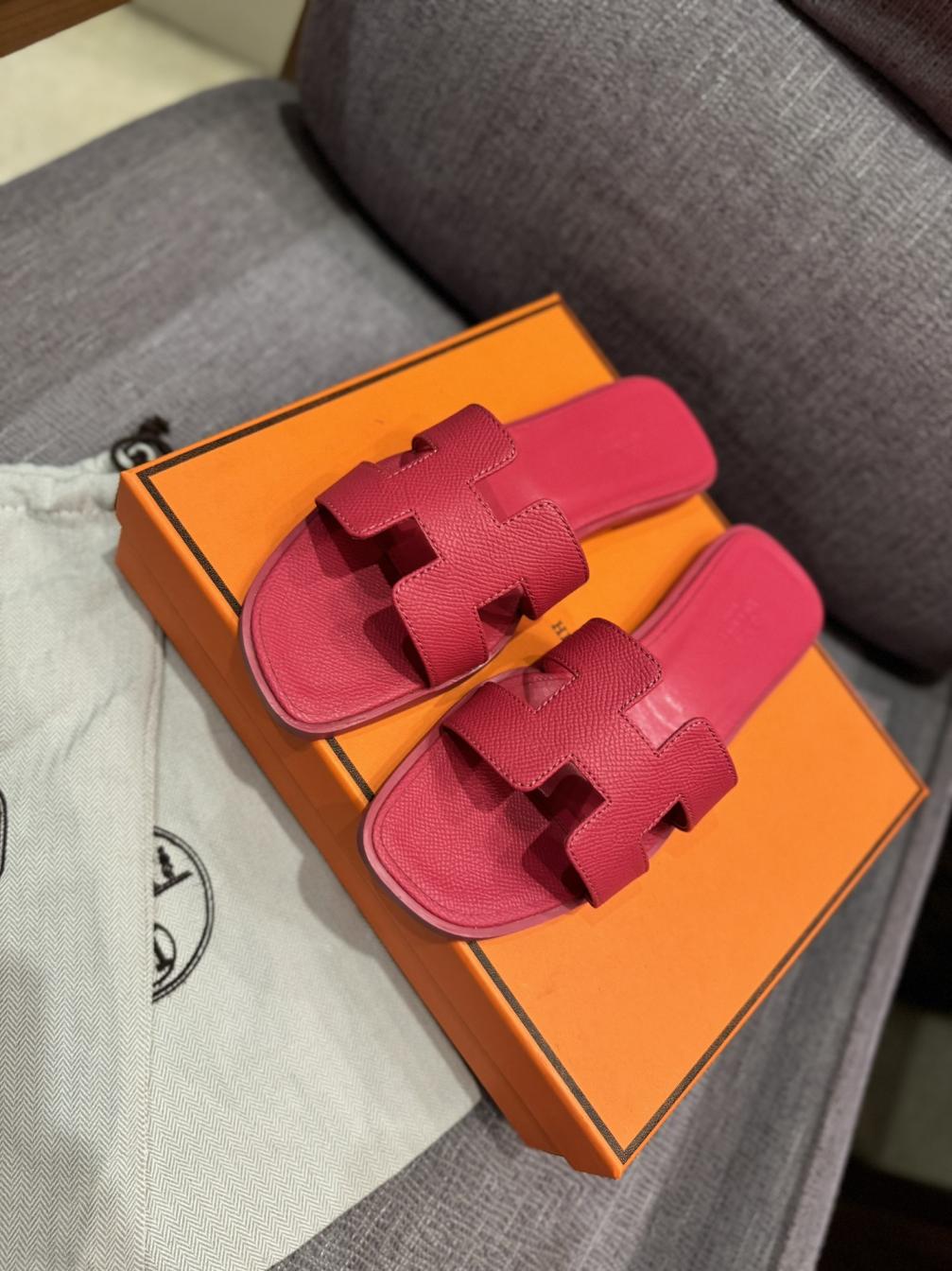 HERMES classic leather slippers