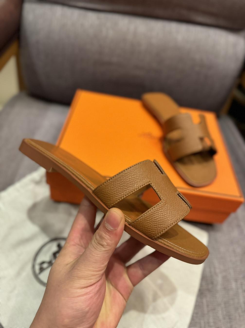 HERMES classic leather slippers