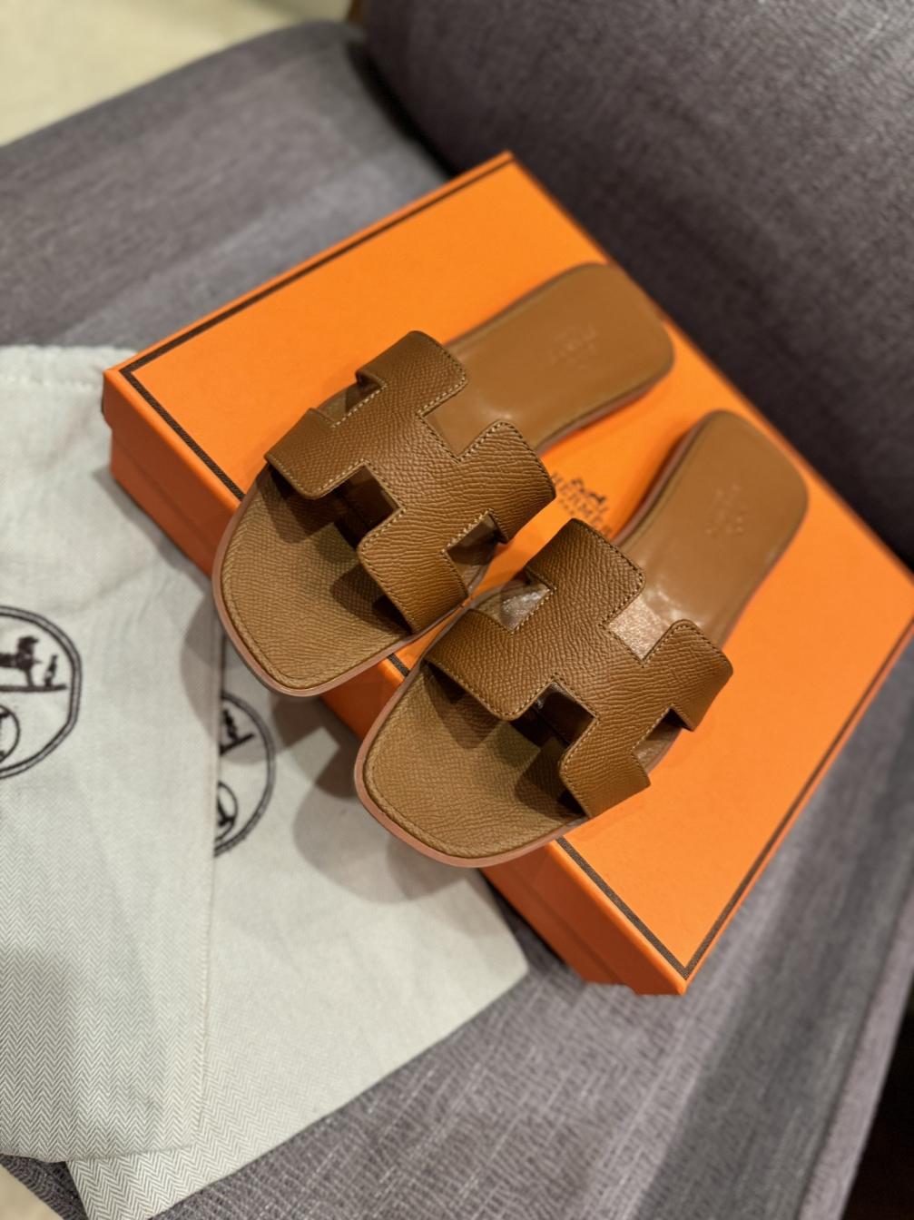 HERMES classic leather slippers
