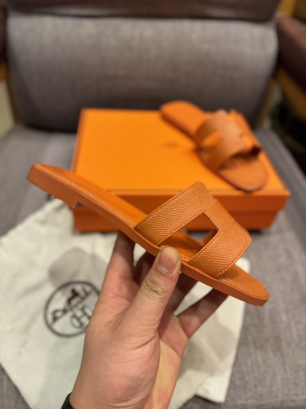 HERMES classic leather slippers