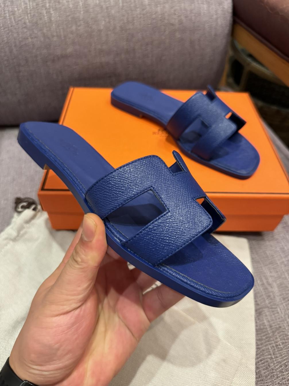 HERMES classic leather slippers