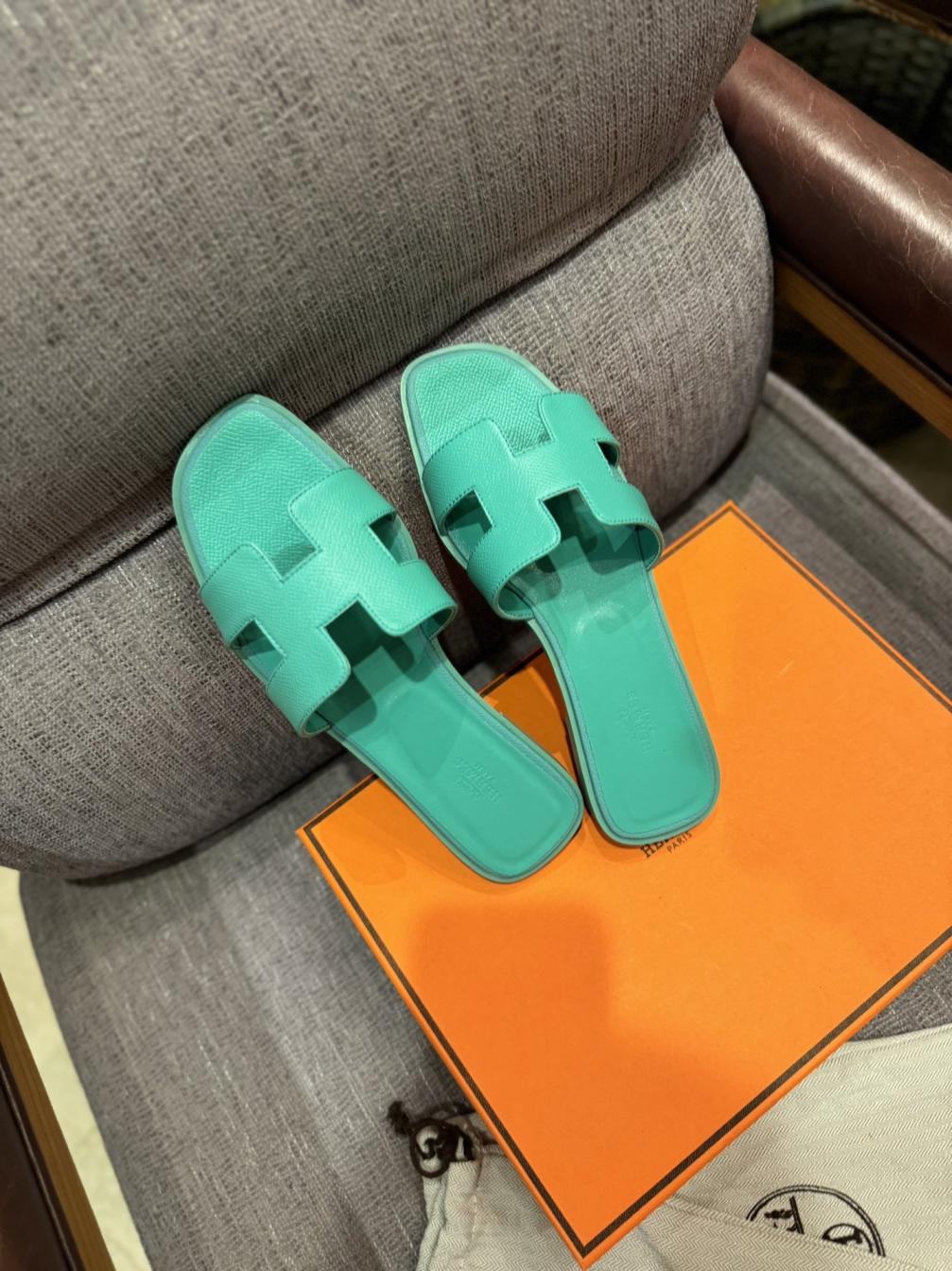 HERMES classic leather slippers