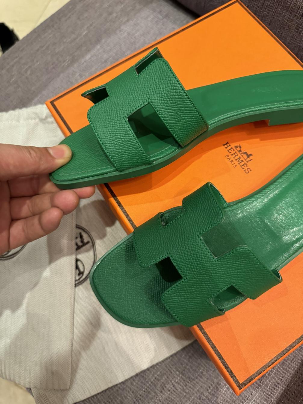HERMES classic leather slippers
