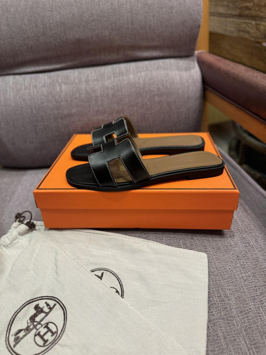 HERMES classic leather slippers