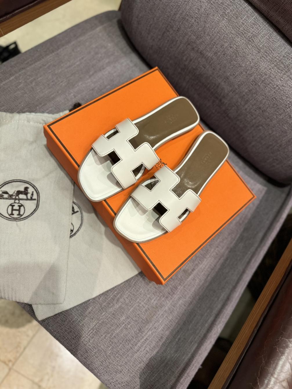 HERMES classic leather slippers