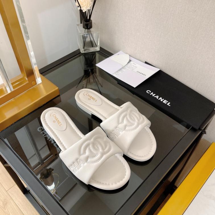Chanel cc leather flat slippers 134401