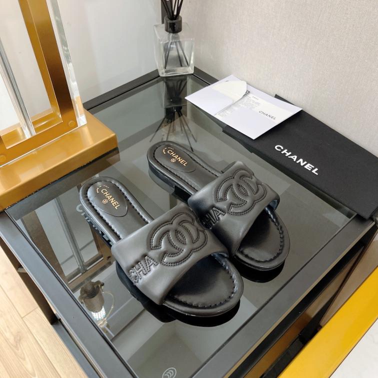 Chanel cc leather flat slippers 134400