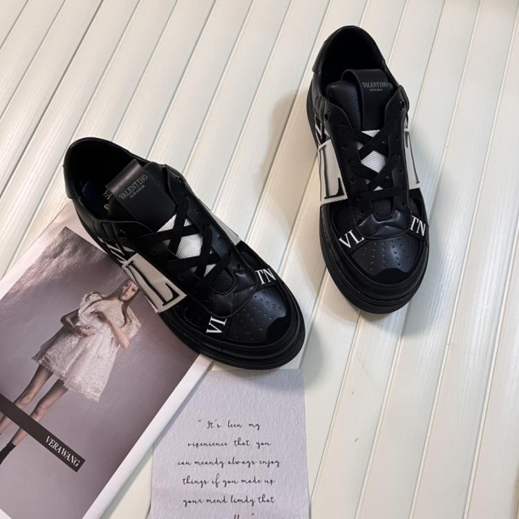 VALENTINO unisex sneakers