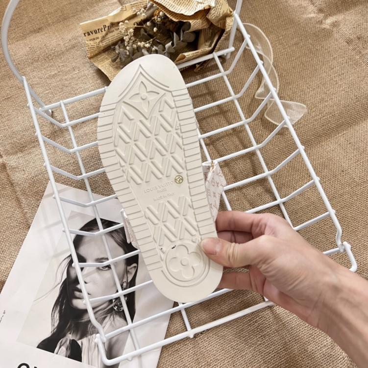 LOUIS VUITTON LV unisex women/men slippers