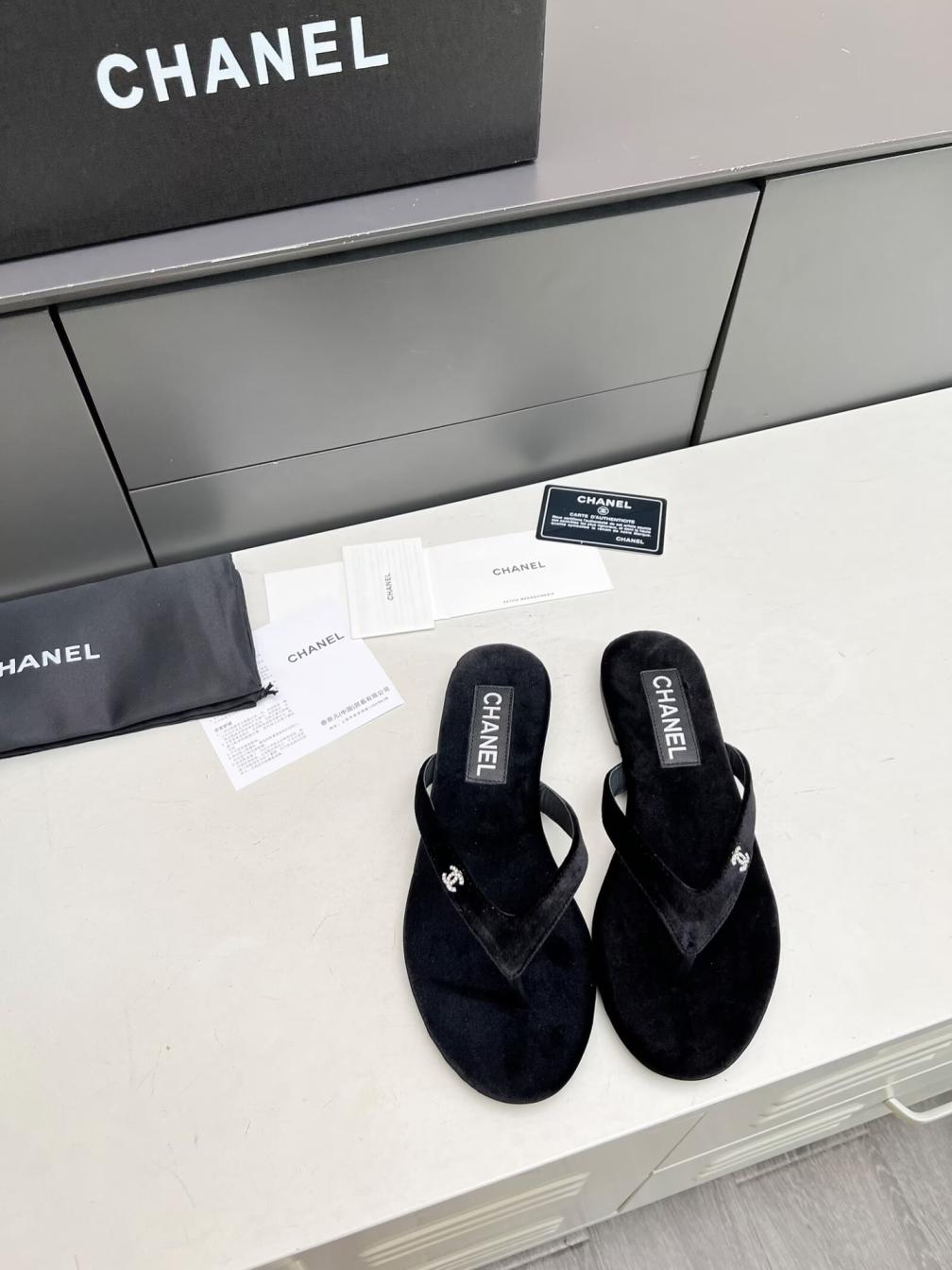 Chanel velvet flat slippers
