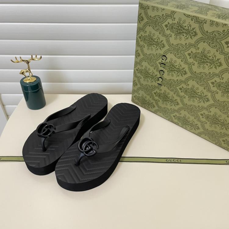 GUCCI GG new flat slippers