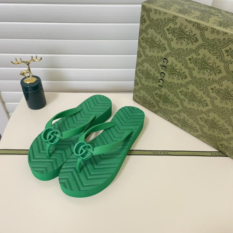 GUCCI GG new flat slippers