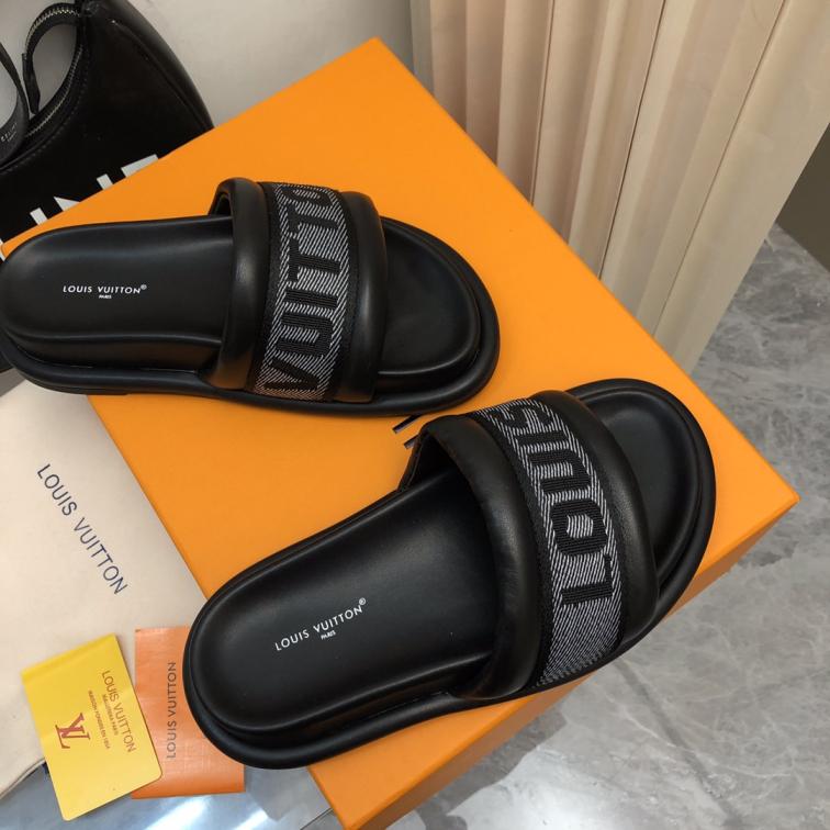 Louis Vuitton  LV slippers