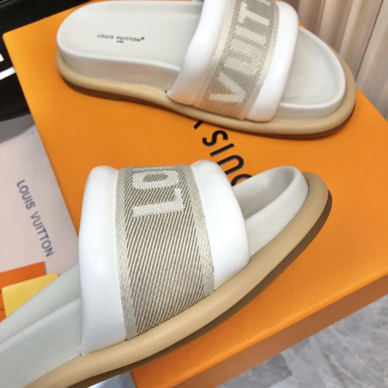 Louis Vuitton  LV slippers