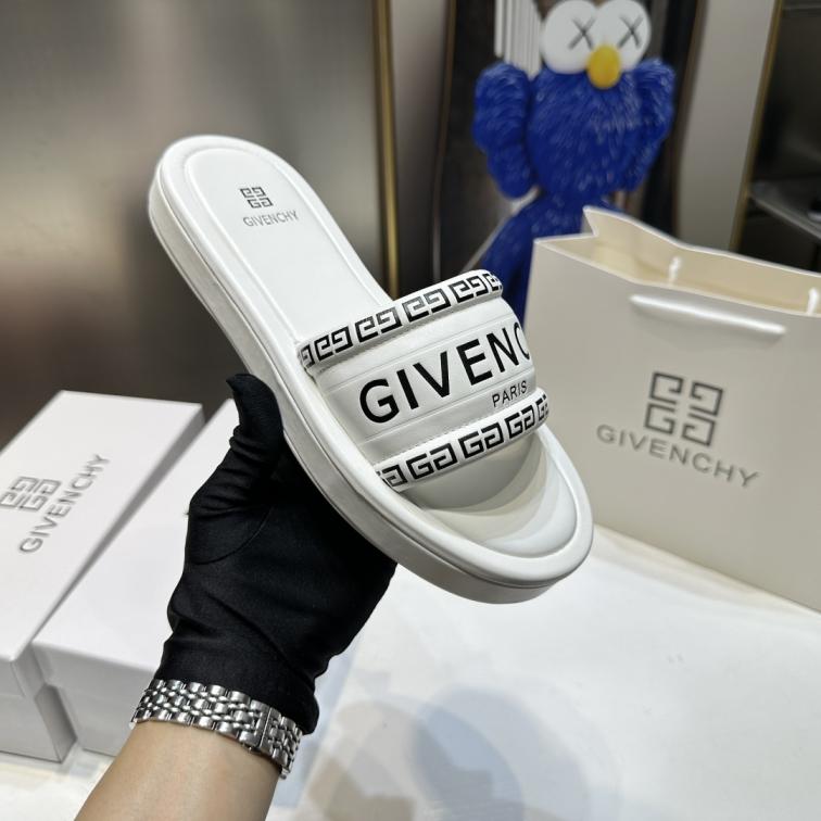 GIVENCHY Marshmallow slippers