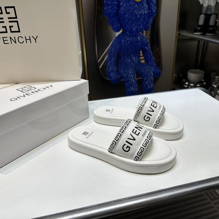 GIVENCHY Marshmallow slippers