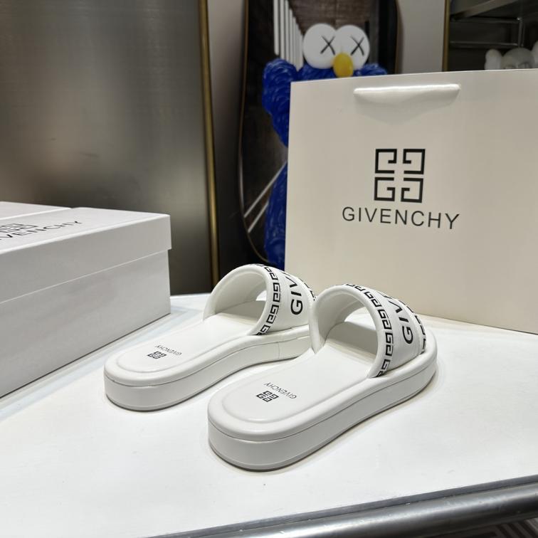GIVENCHY Marshmallow slippers