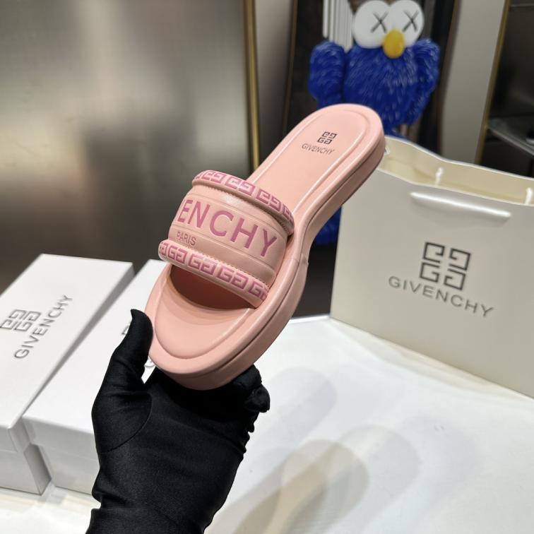 GIVENCHY Marshmallow slippers