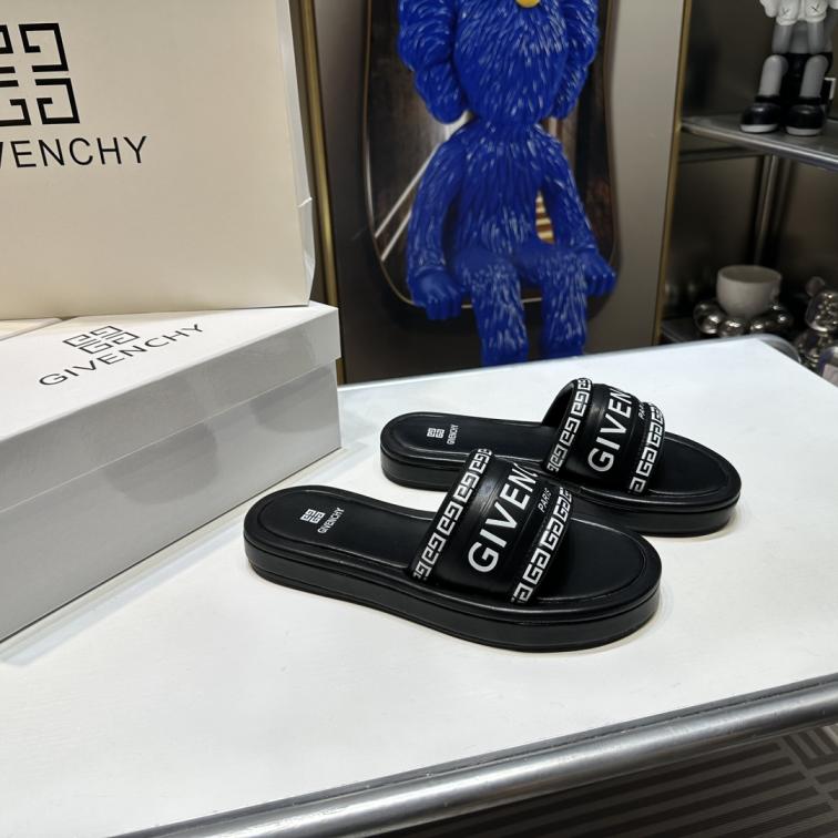 GIVENCHY Marshmallow slippers