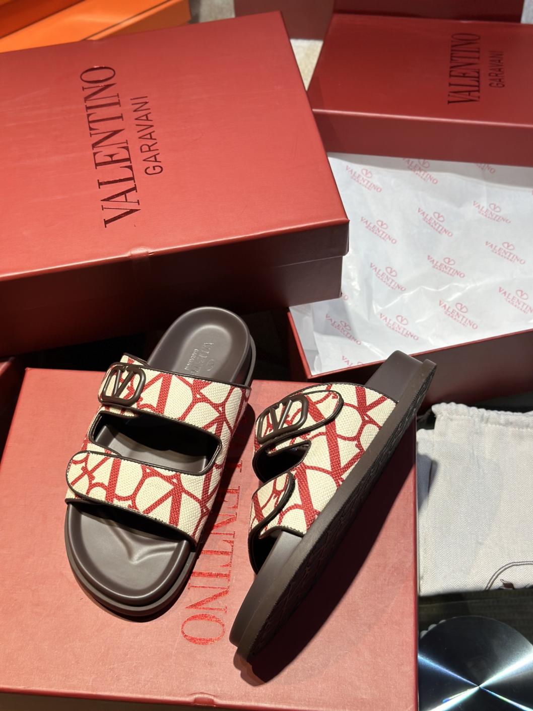 Valentino V unisex slippers