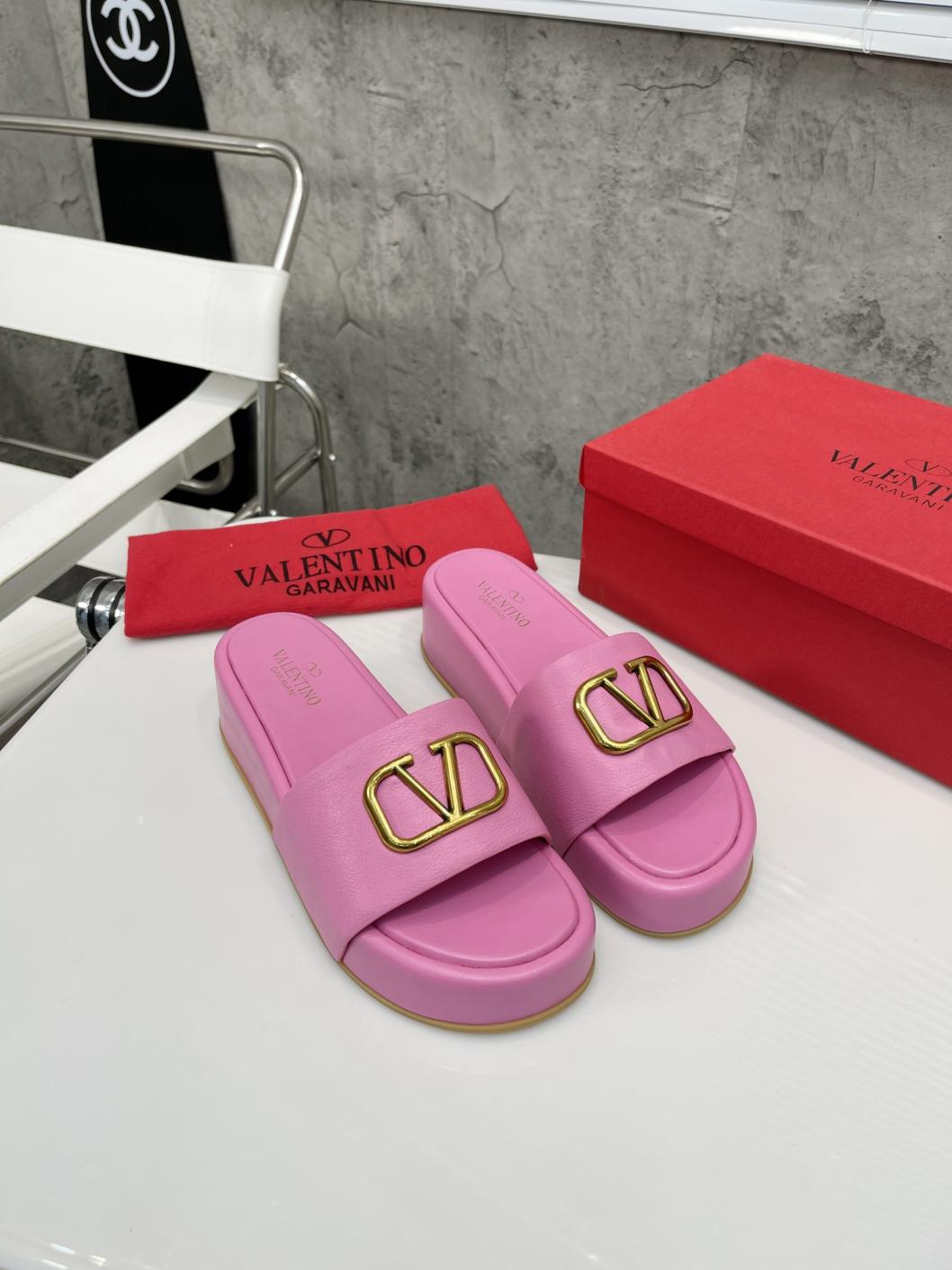Valentino V women slippers