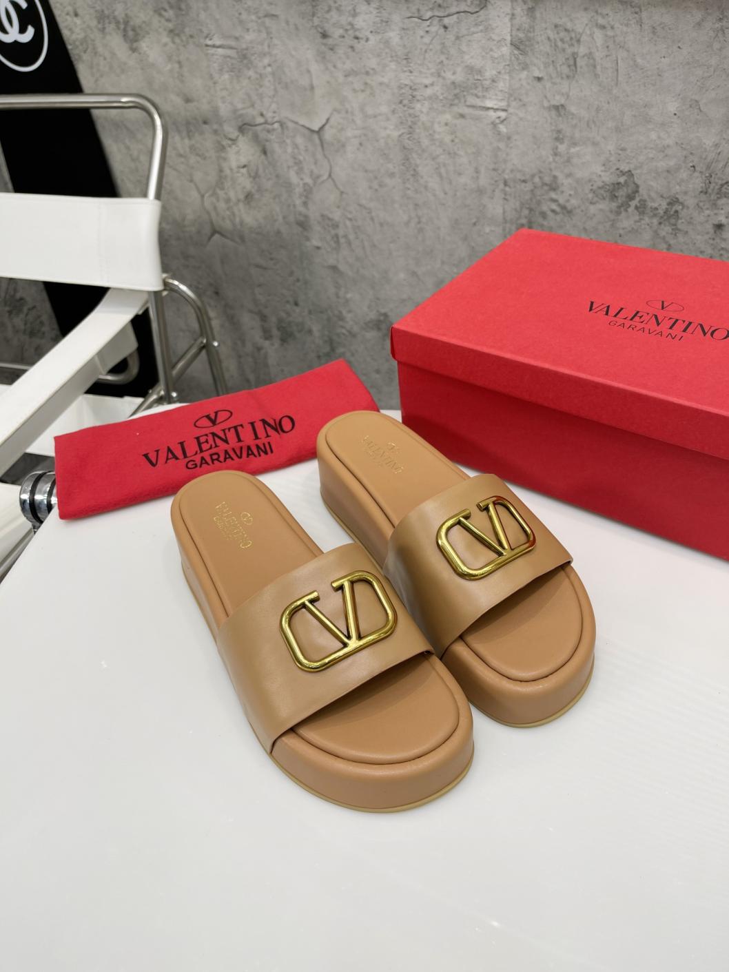 Valentino V women slippers