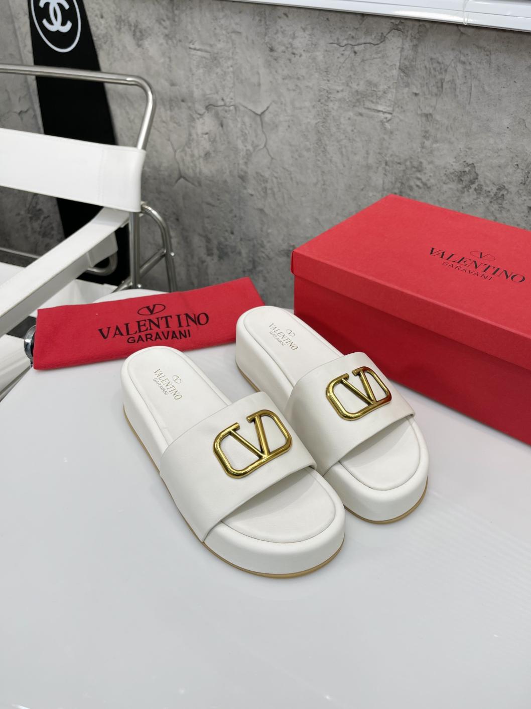 Valentino V women slippers