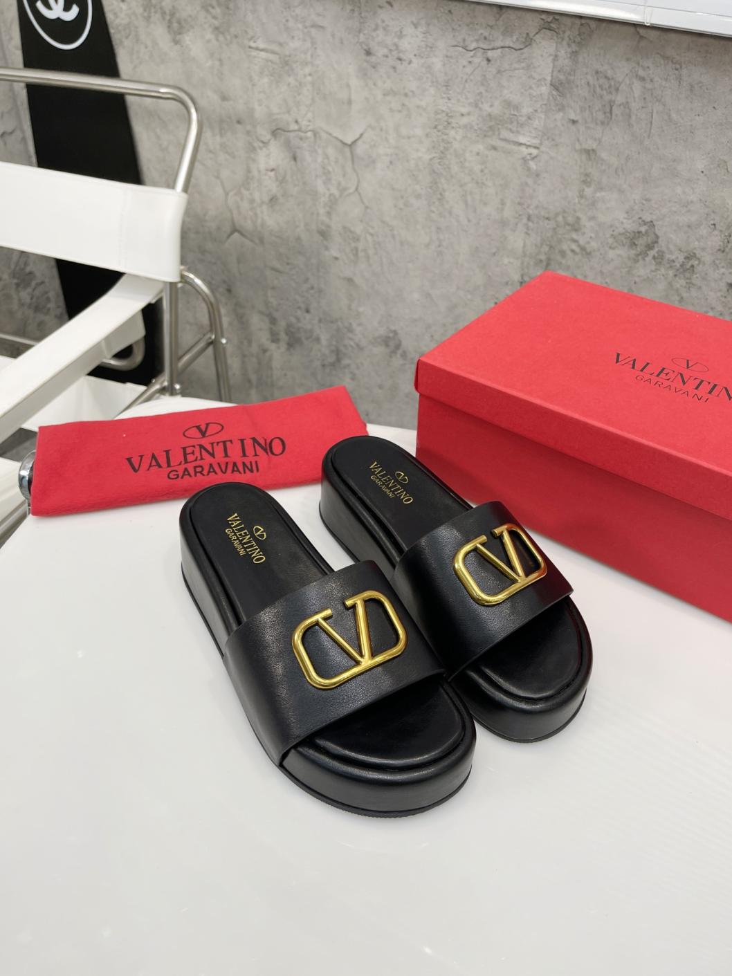 Valentino V women slippers