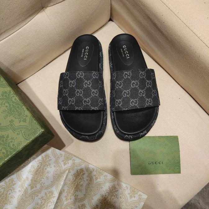 Gucci GG Slippers Unisex