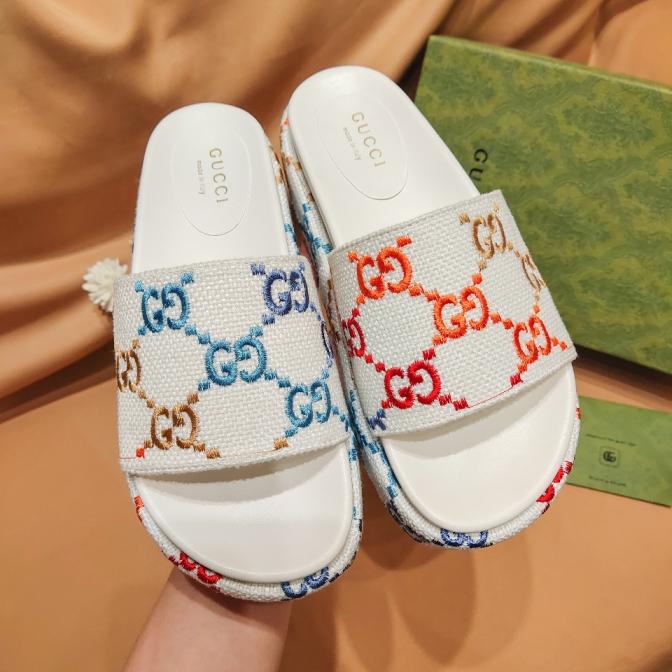 Gucci GG Slippers Unisex