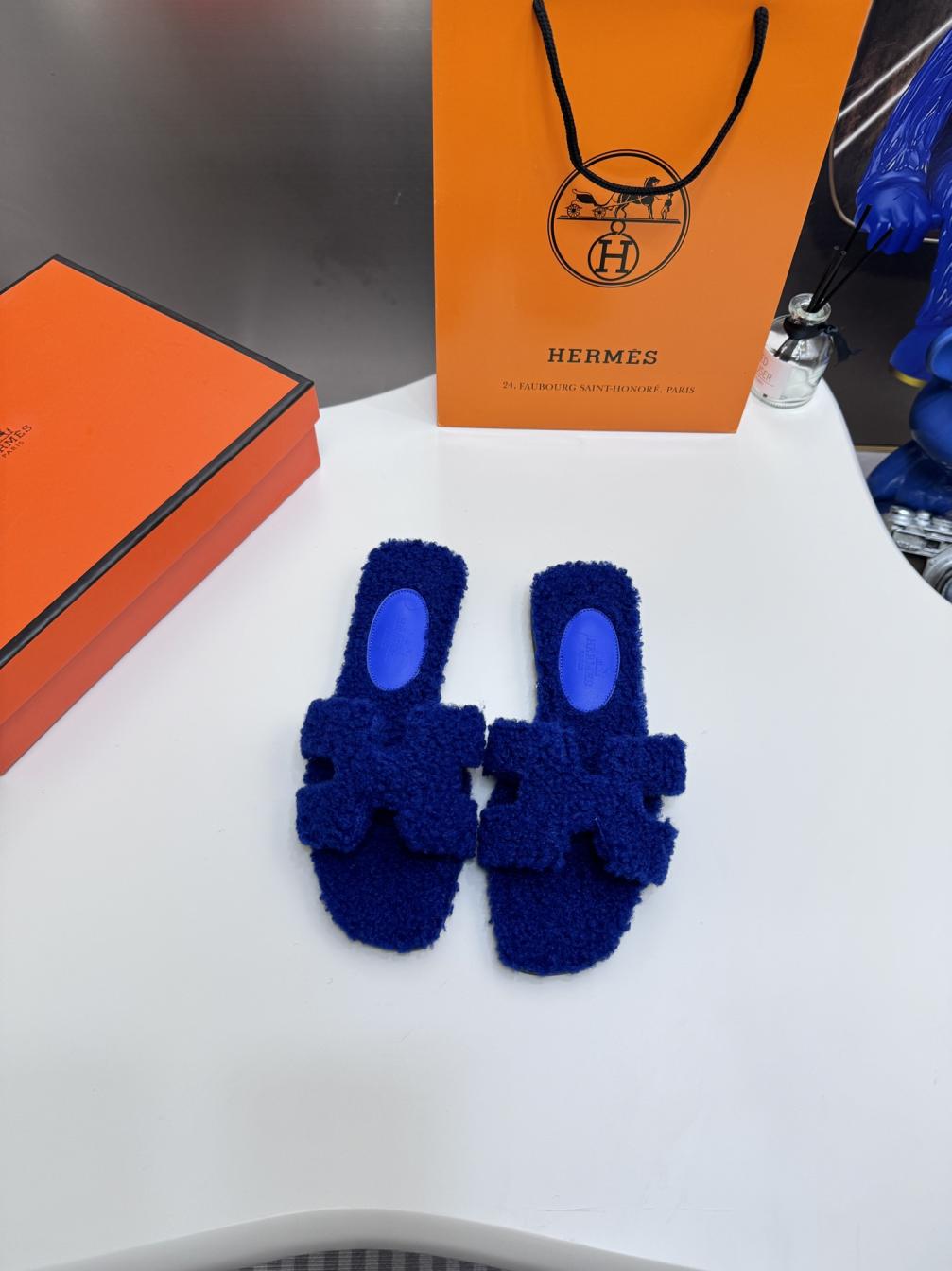 HERMES Lambswool slippers