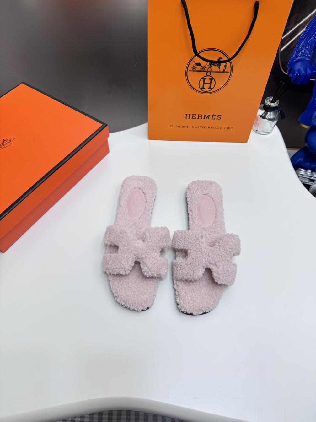 HERMES Lambswool slippers
