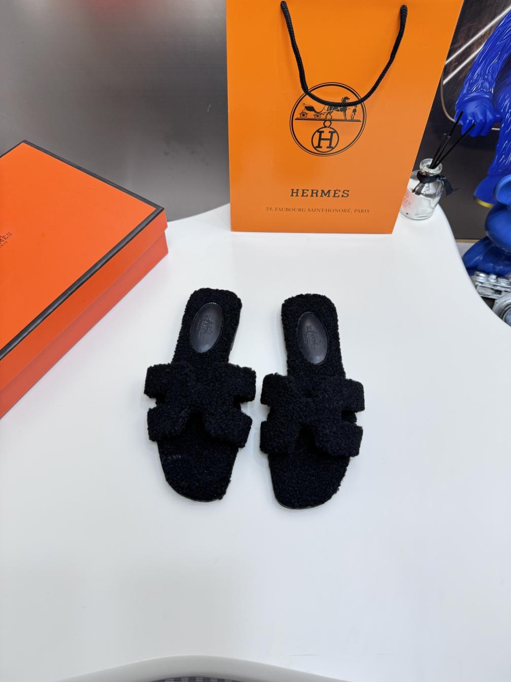 HERMES Lambswool slippers