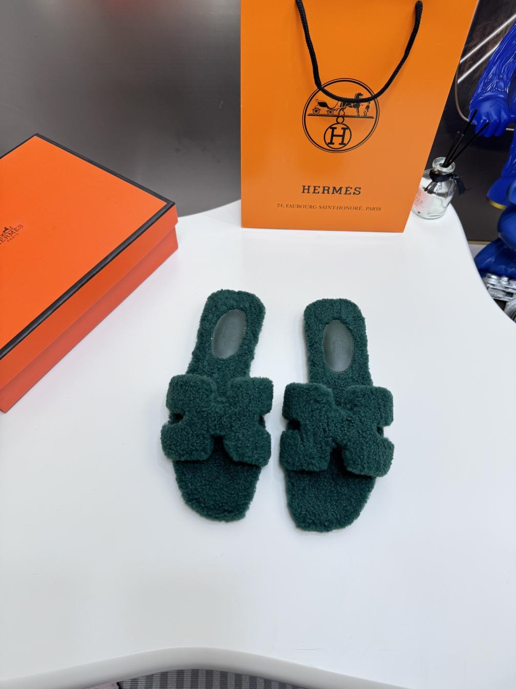 HERMES Lambswool slippers