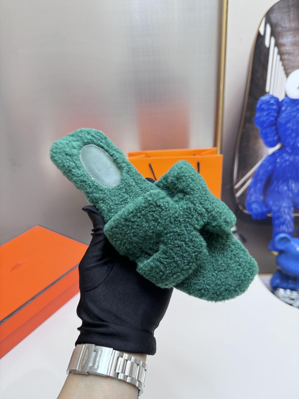 HERMES Lambswool slippers