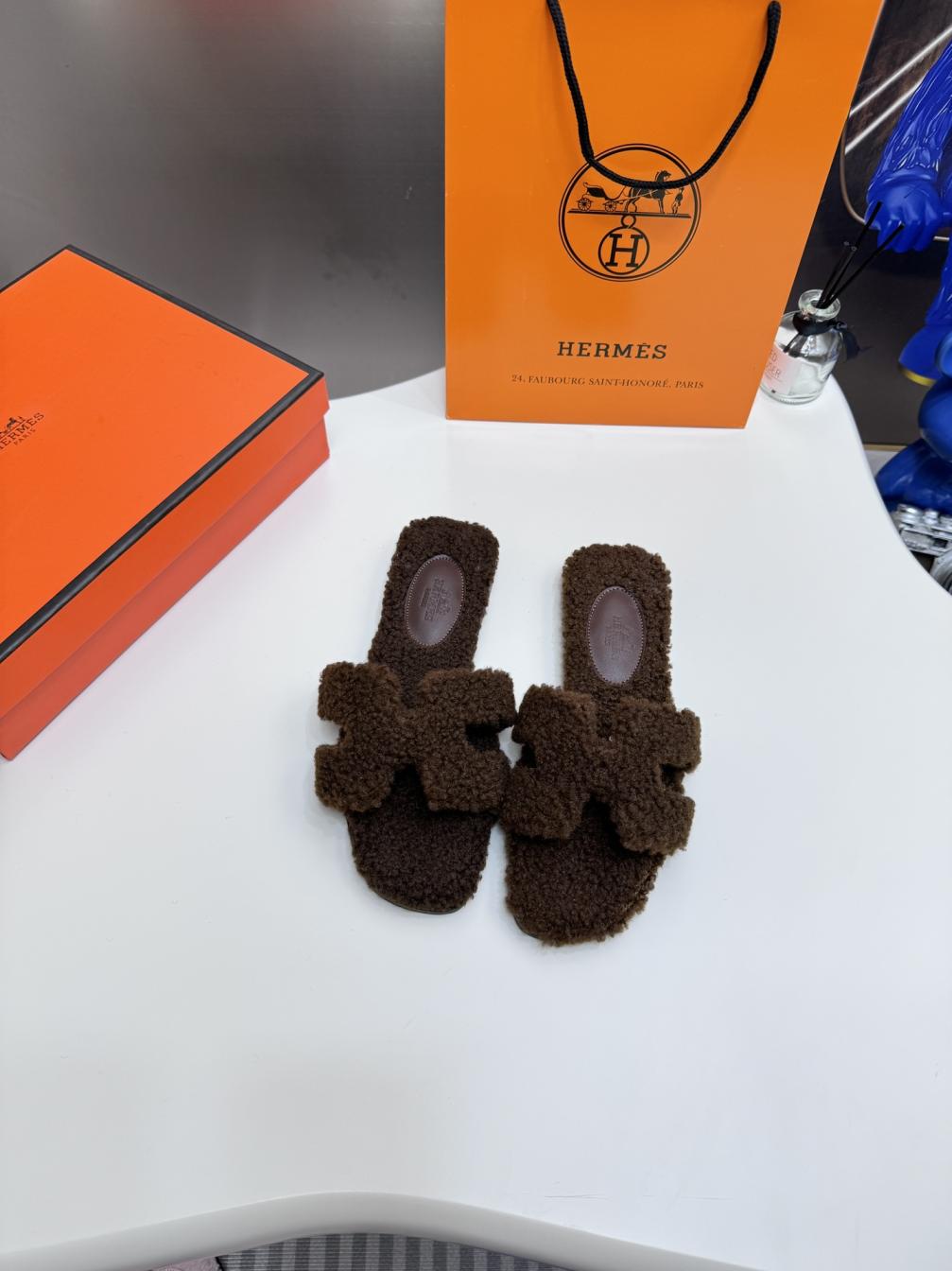 HERMES Lambswool slippers
