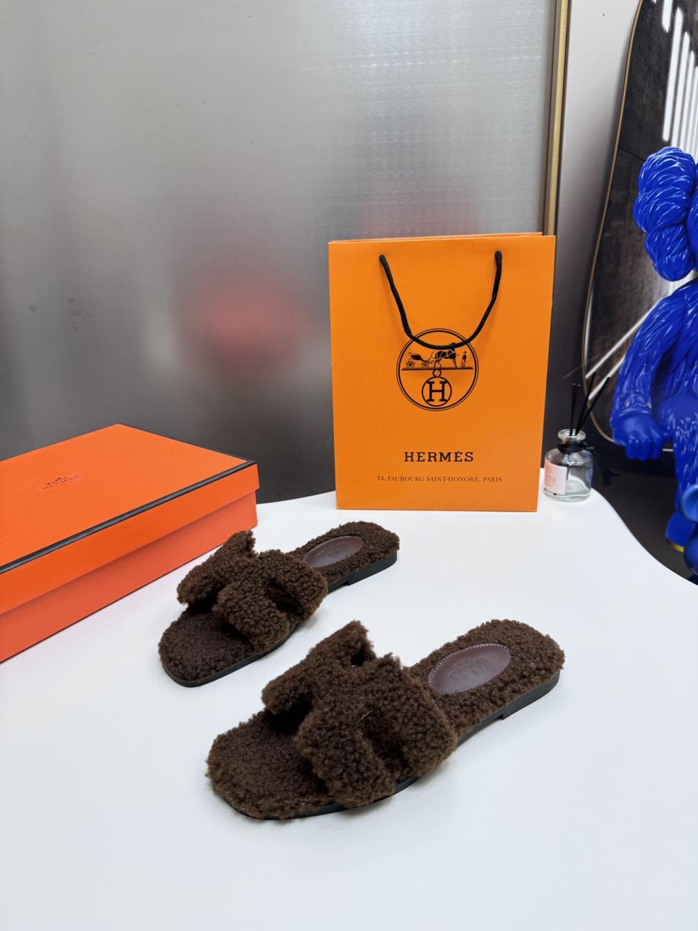 HERMES Lambswool slippers