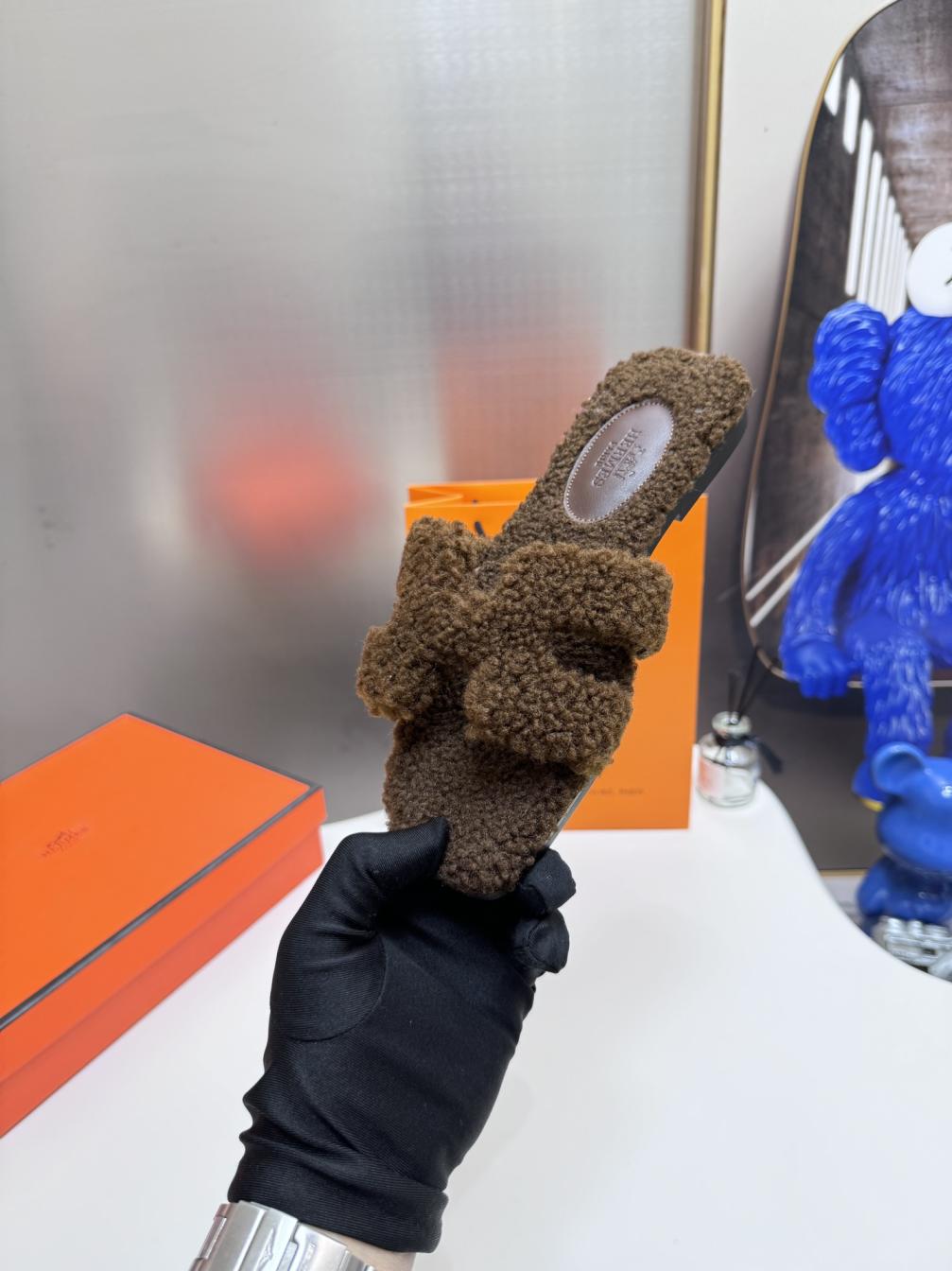 HERMES Lambswool slippers