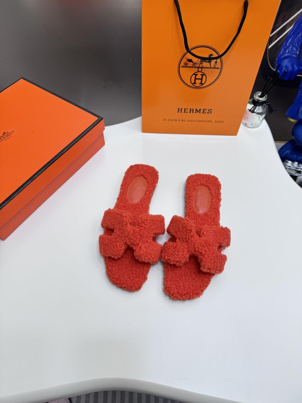 HERMES Lambswool slippers