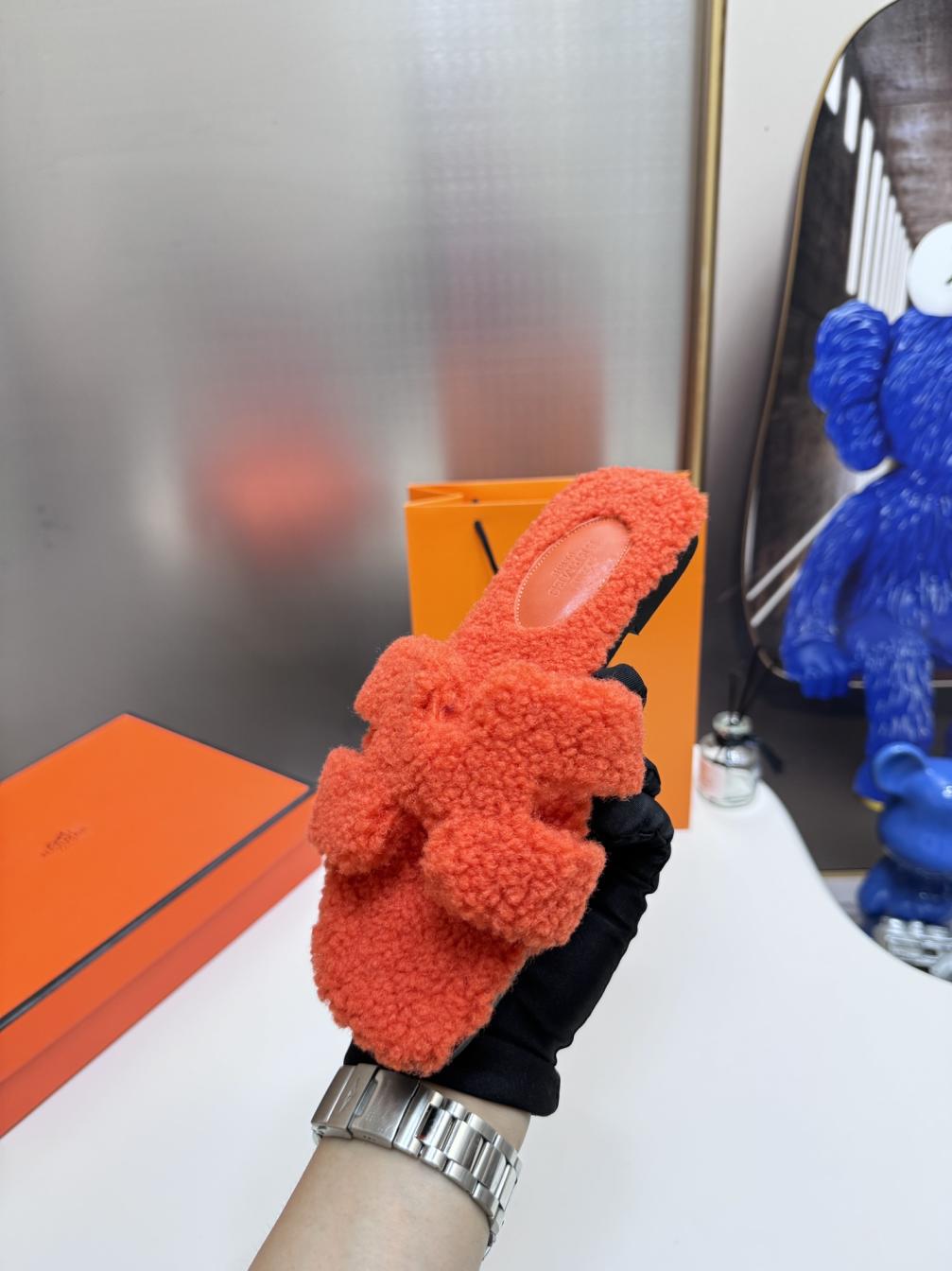 HERMES Lambswool slippers