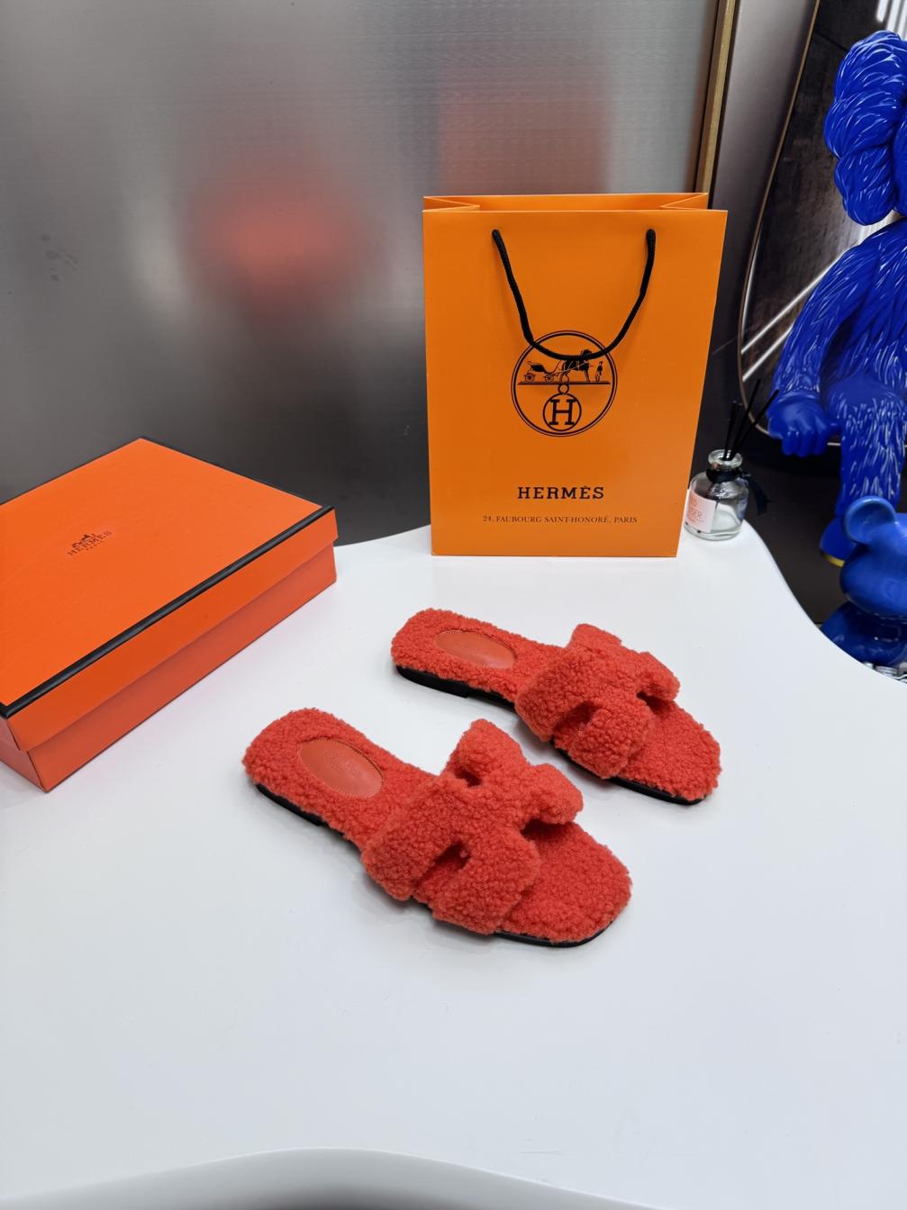 HERMES Lambswool slippers